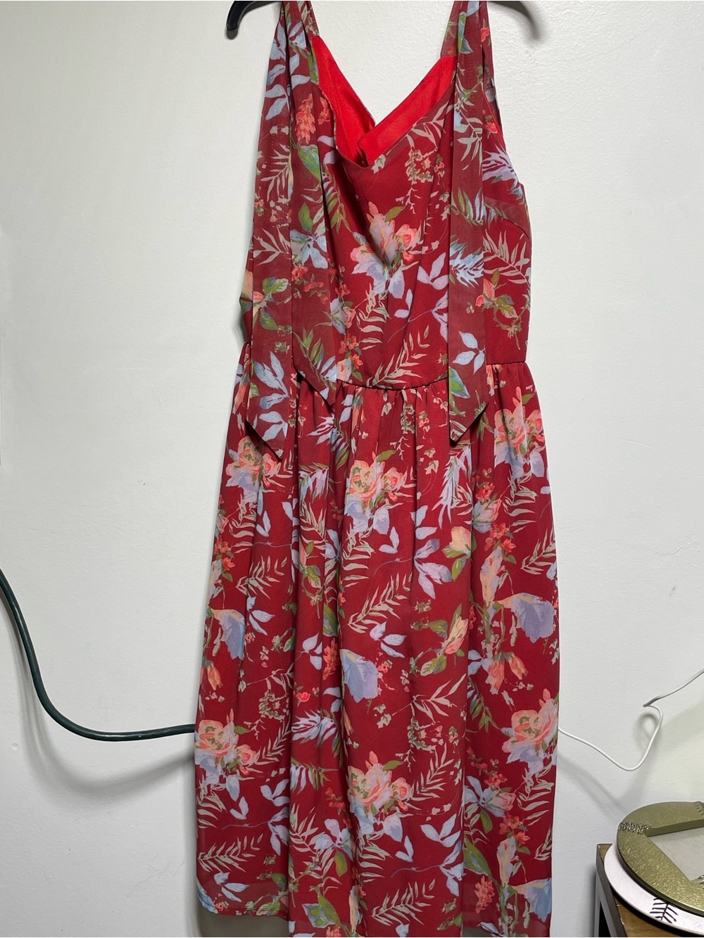 Women’s small
' Red Floral Sundress with V-Neck